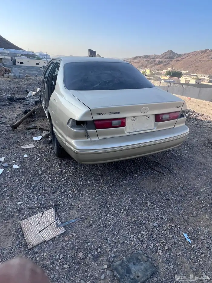 قطع كامري 1998ال 2002 بعض القطع فاكها وموجوده عندي 8