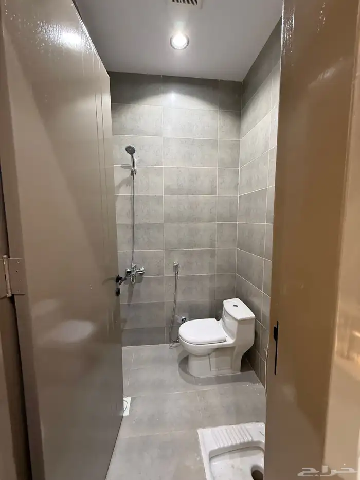 للبيع روف علوي درج داخلي وخارجي بخميس مشيط ب 650 الف 13