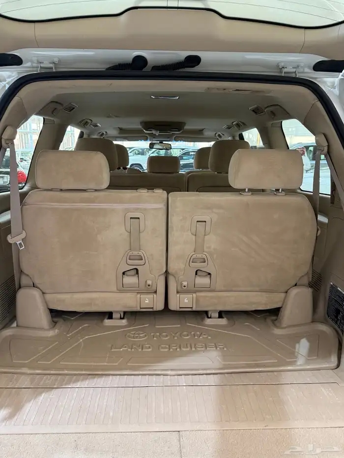 لاندكروزر GXR.2014 سعودي 8 سلندر عداد قليل 11