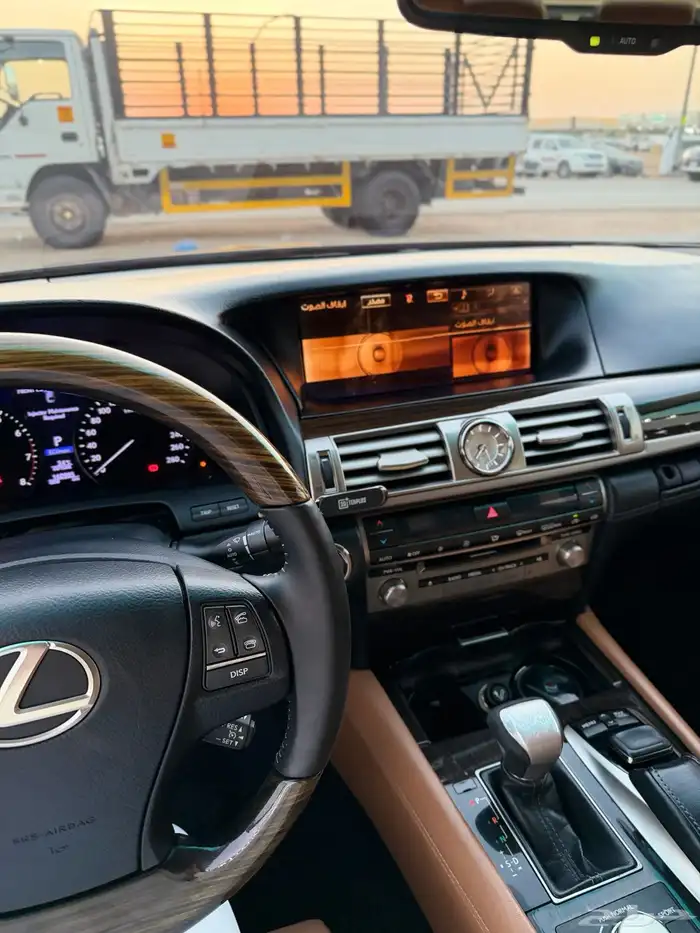 لكزس LS460 2015 - شورت نظيف 11