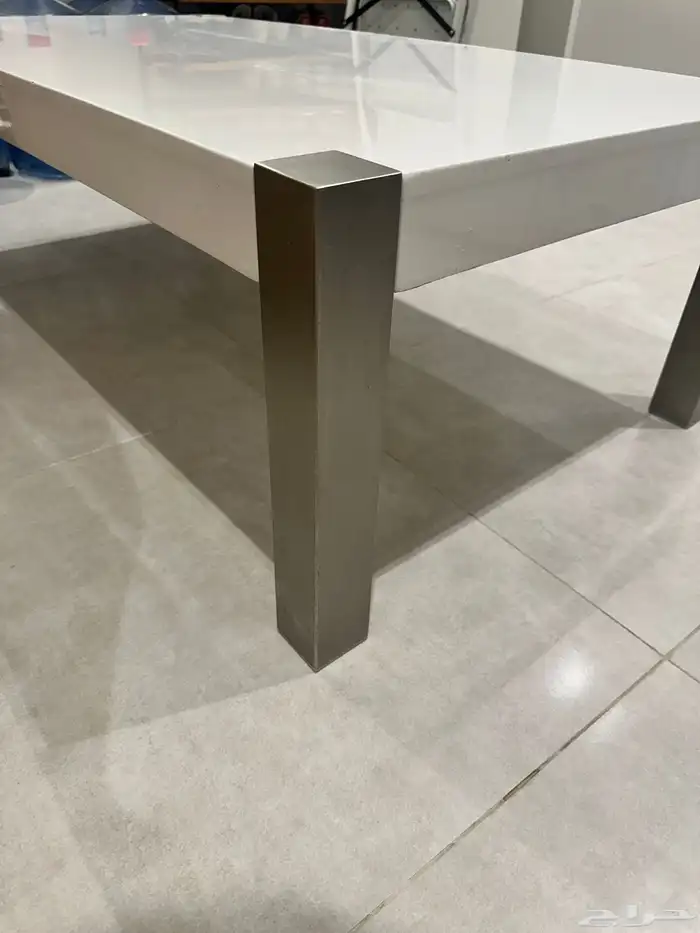 طاولة جانبية 1