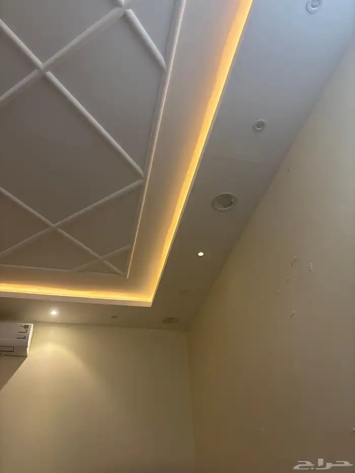 اريد شقة قريبة من المطار في حي العارض  الياسمين  المونسية 0