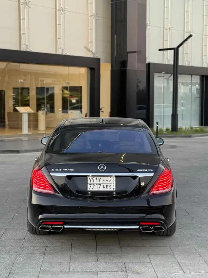 مرسيدس S63 نظيف جدا أسود ملكي 0