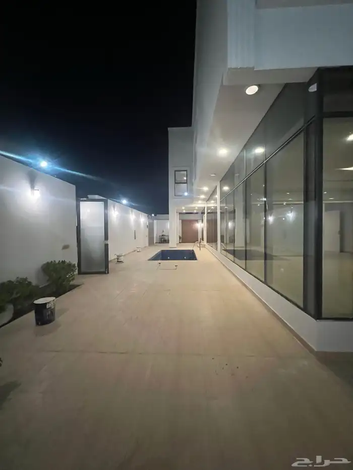 فيلا للبيع تشطيب شخصي بحي الحسام قرب كورنيش الراكة 8