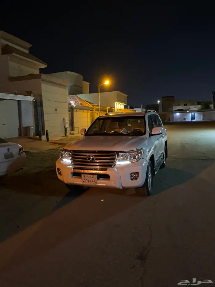 جيب لاندكروزر بريمي 2012 0