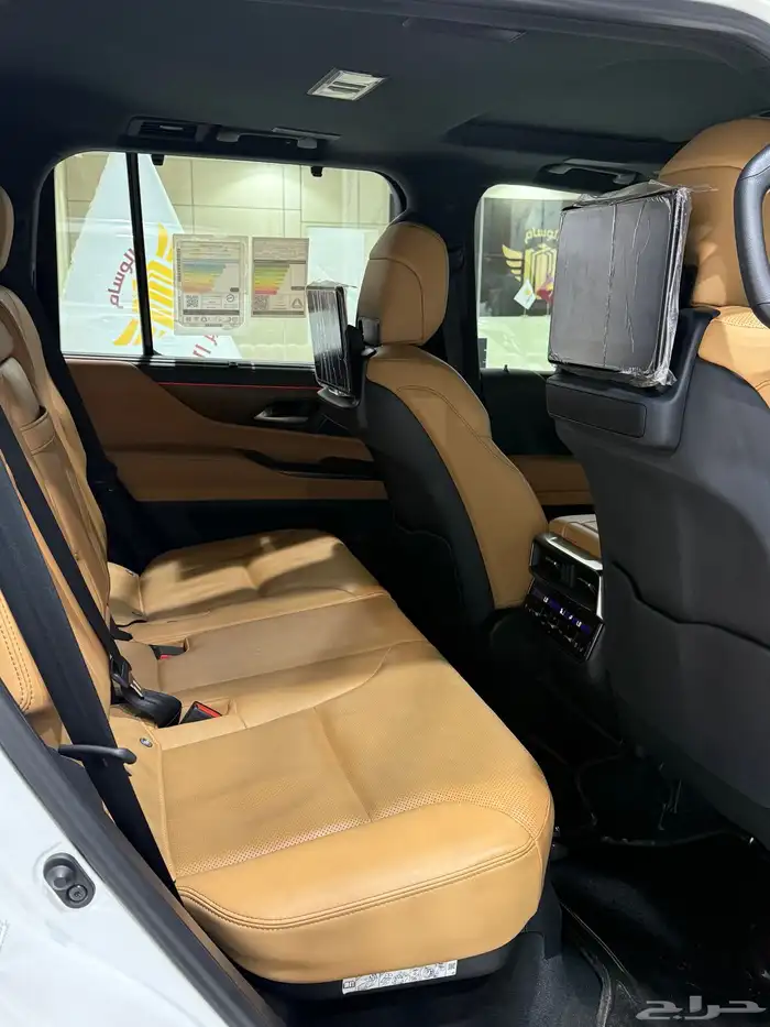 جيب لكزس للايجار 6