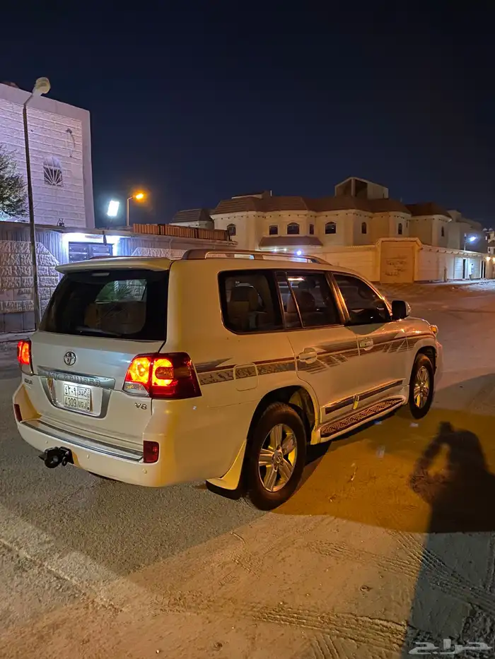 جيب لاندكروزر بريمي 2012 6