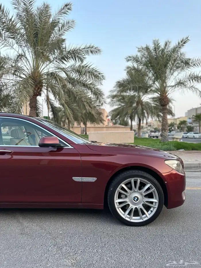 بي ام دبليو الفئة السابعة 2010 26