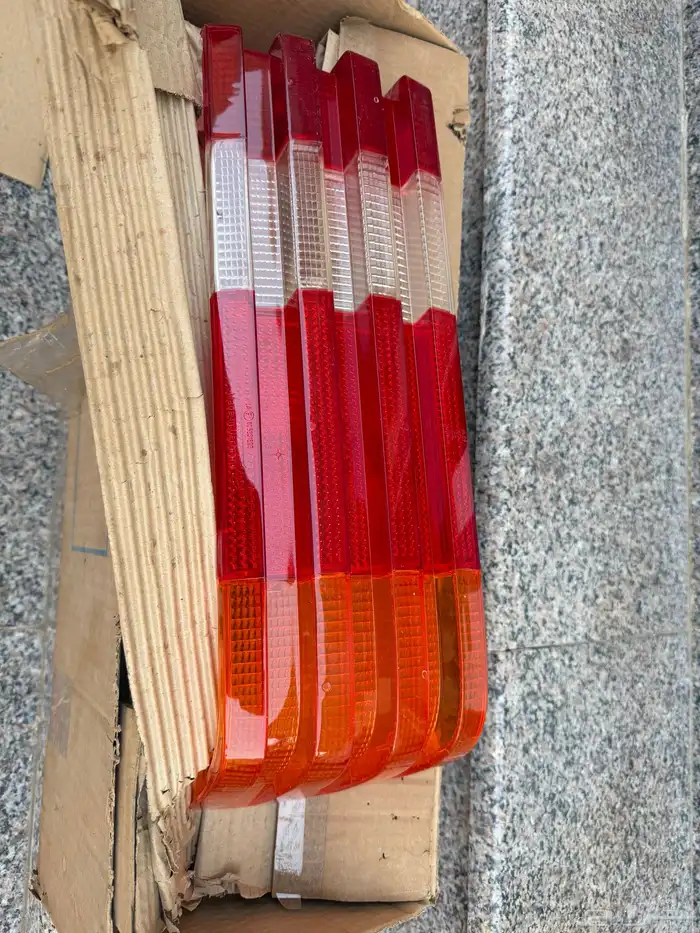 قطع مرسيدس بنز 560 7