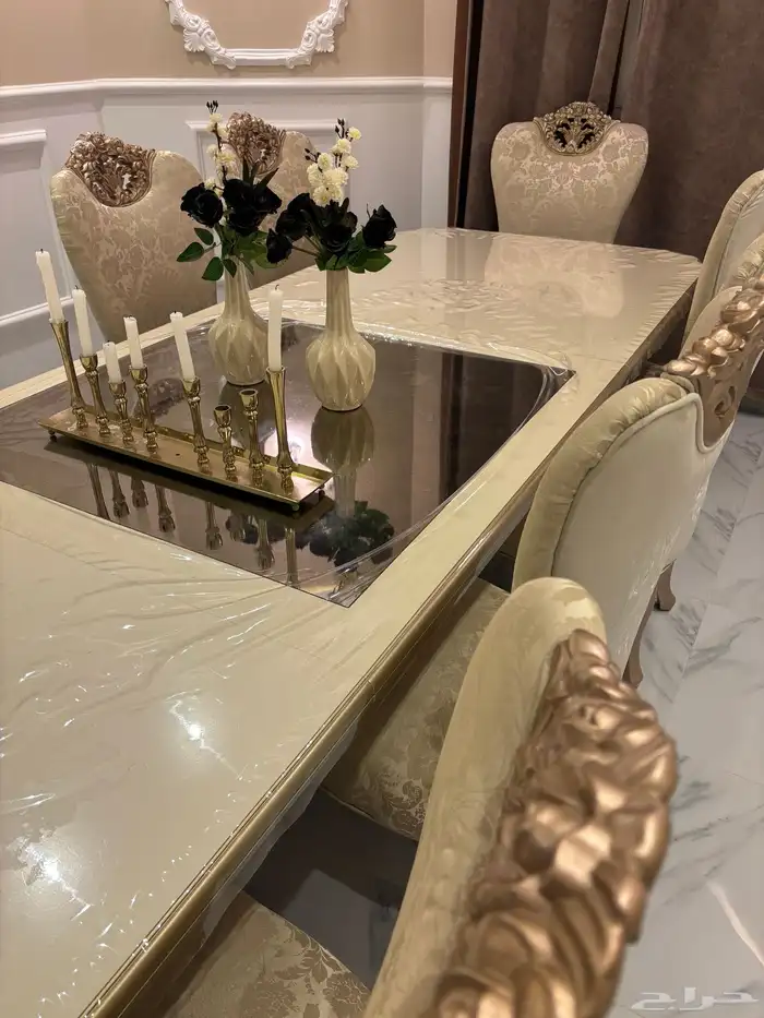 طاولة طعام ضيافة شبه جديدة 10 كراسي 3