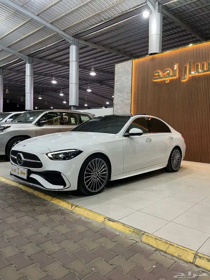 مرسيدس C300 موديل 2023 فل كامل 5