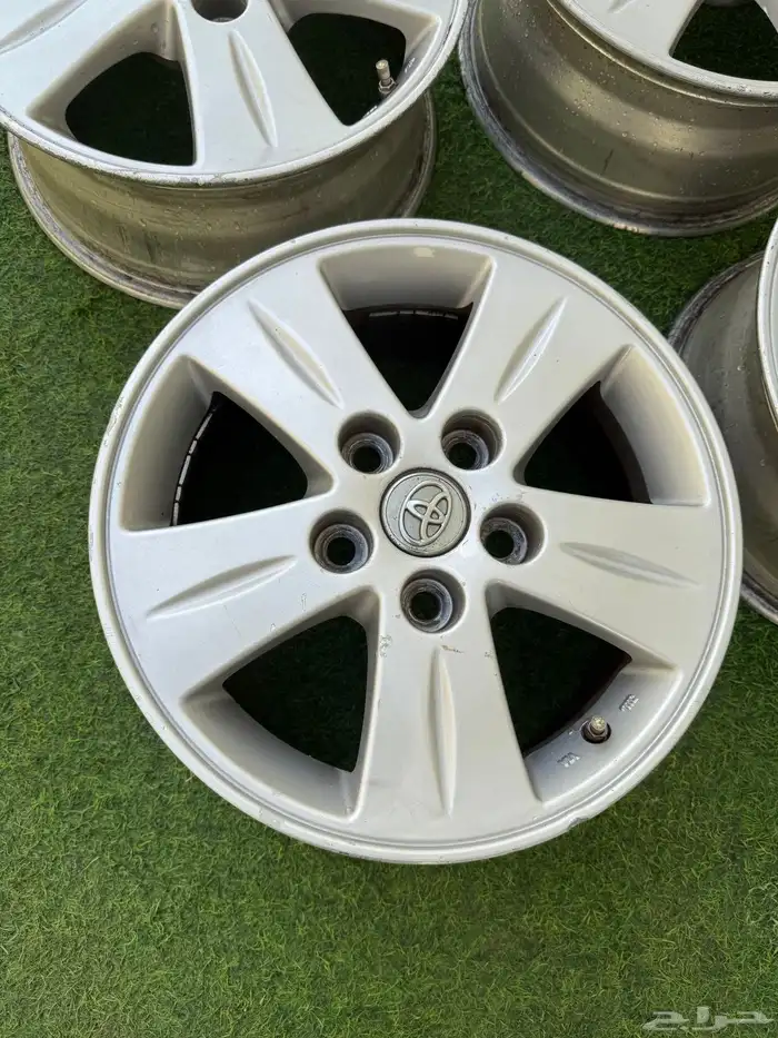 للبيع جنوط كامري GLI 4