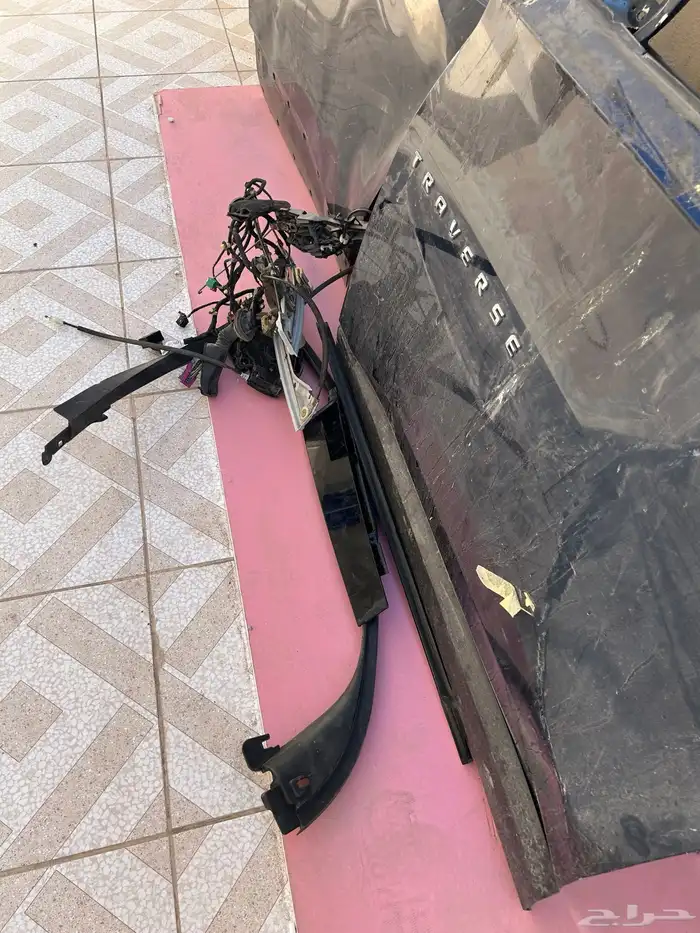 باب سيارة ترافيرس 2