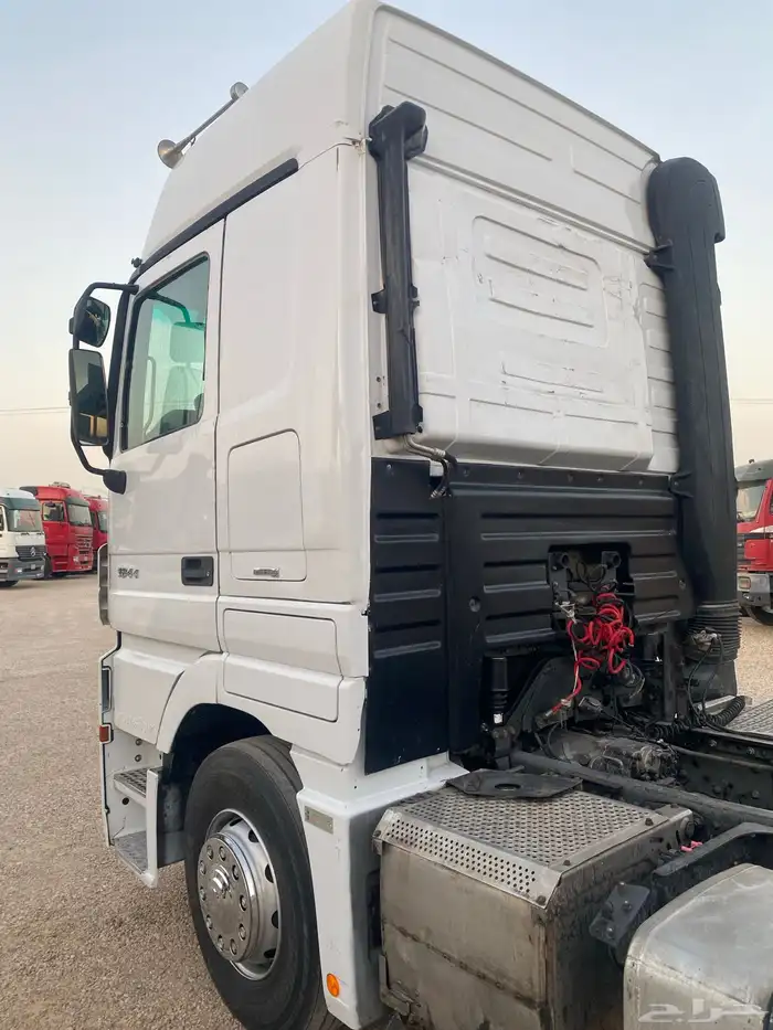 للبيع راس أكتروس 2006 ميقا سبيس نقل عام 7