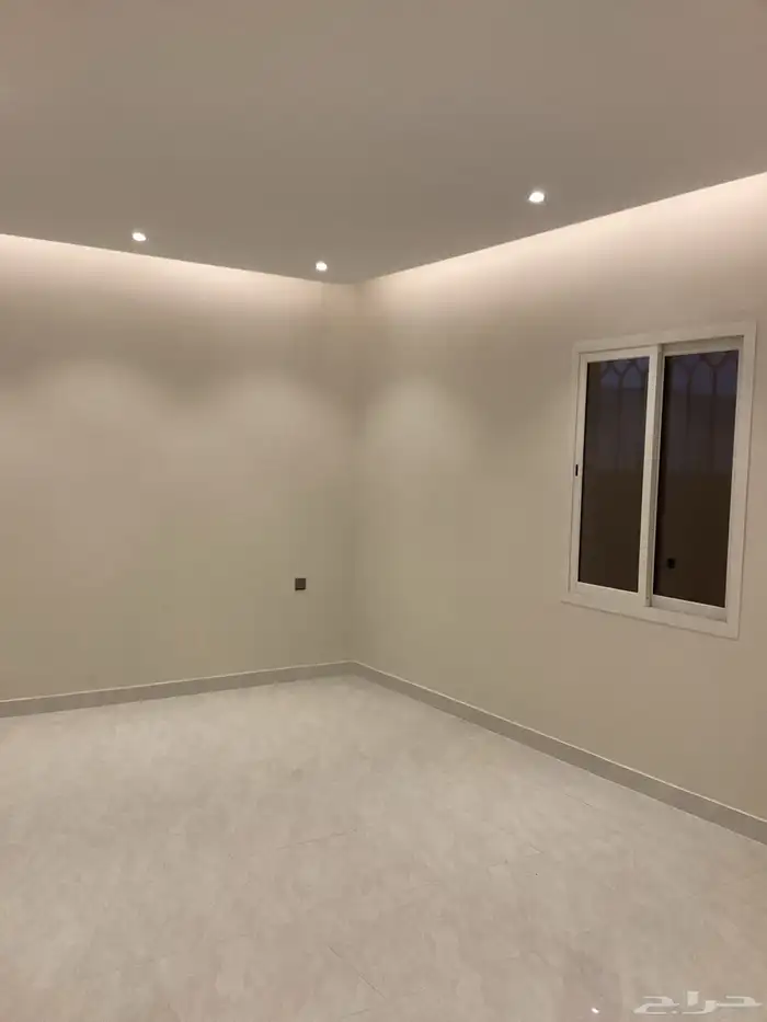 للبيع روف فاخر بتصميم راقي العزيزية أحد رفيدة 16