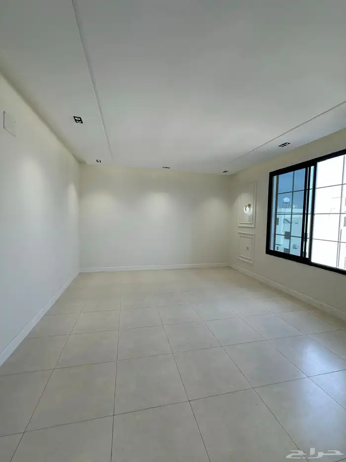 للبيع شقق علوية بمساحات وسيعة ابها بجوار المطار 2