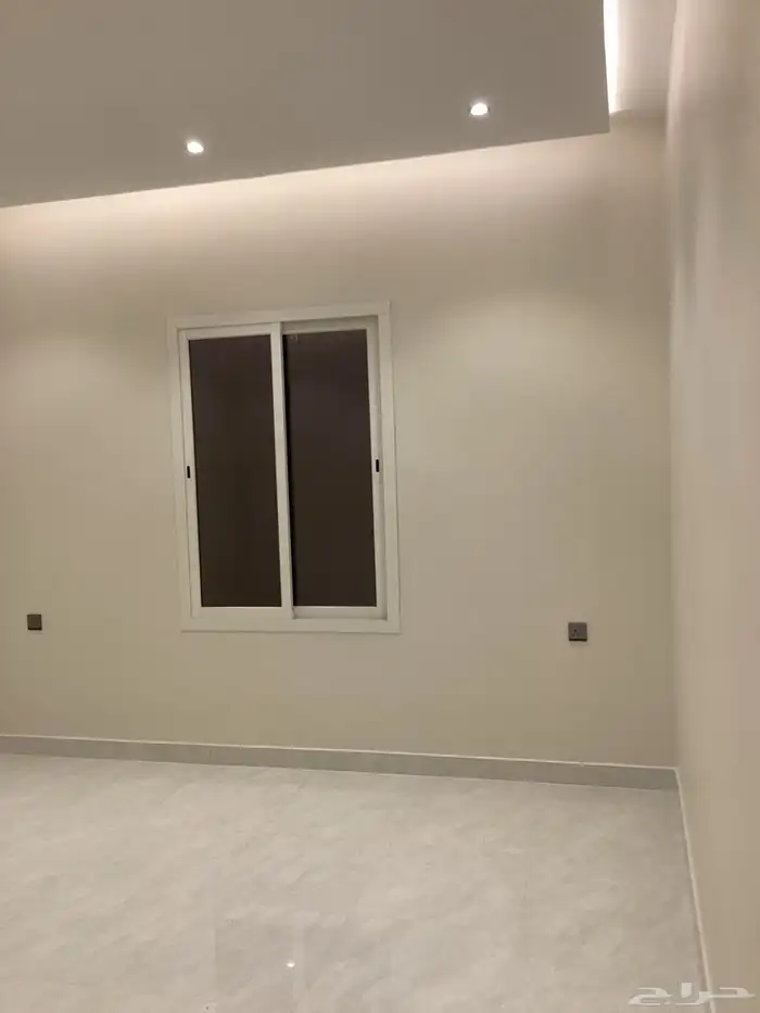 للبيع روف فاخر بتصميم راقي العزيزية أحد رفيدة 17