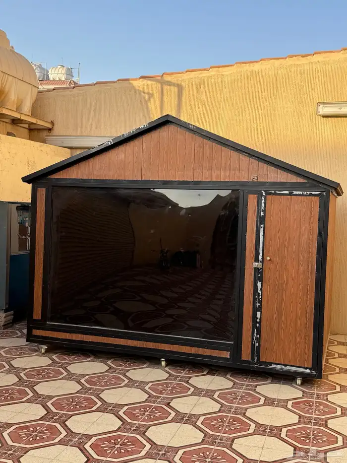 غرفة معزولة - مكي فة 0