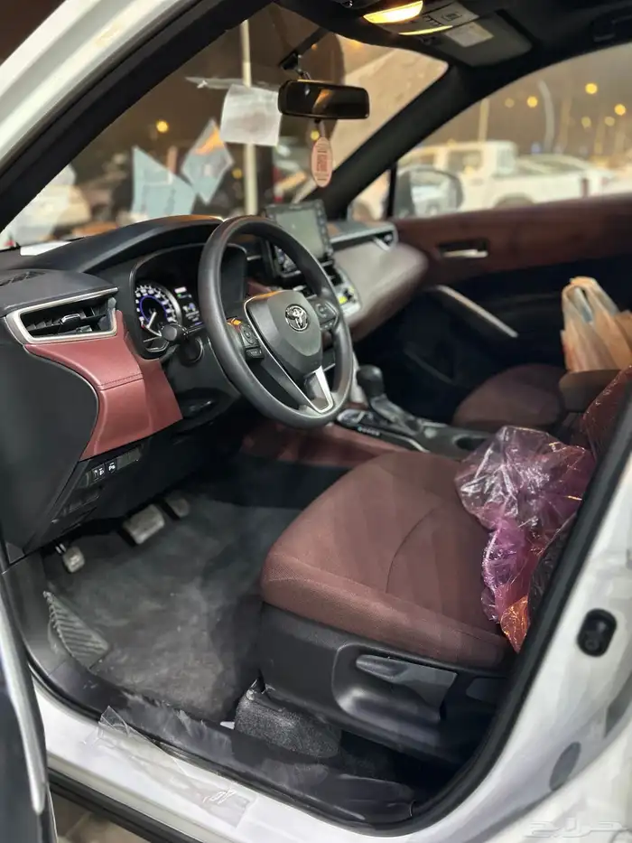 تويوتا كورولا كروس نص فل فتحه 2024هايبرد 98900 شامل الضريبة 7