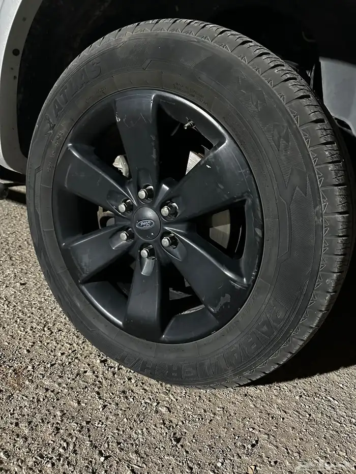 جنوط FX4 بلد مع كفرات F150 0