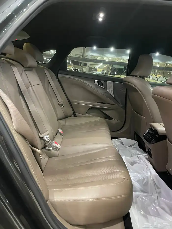 كيا كي 8 موديل 2022 نص فل 13