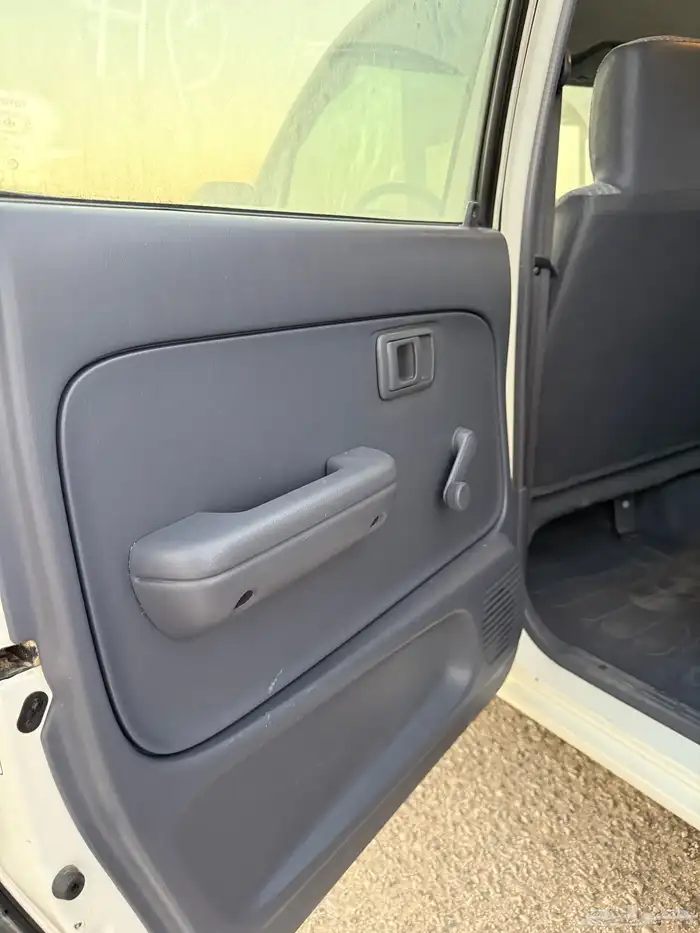 هايلوكس 2000 عداد 85 الف 17