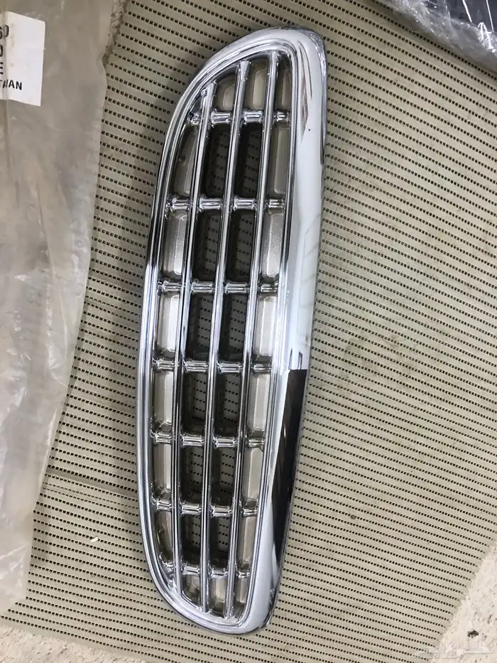 شبك أمامي كابريس رويال 2000-2003 0