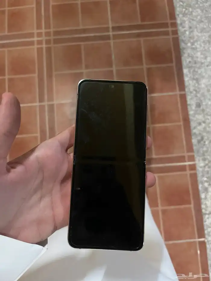 جوال z flip 4 نظيف جدا 0