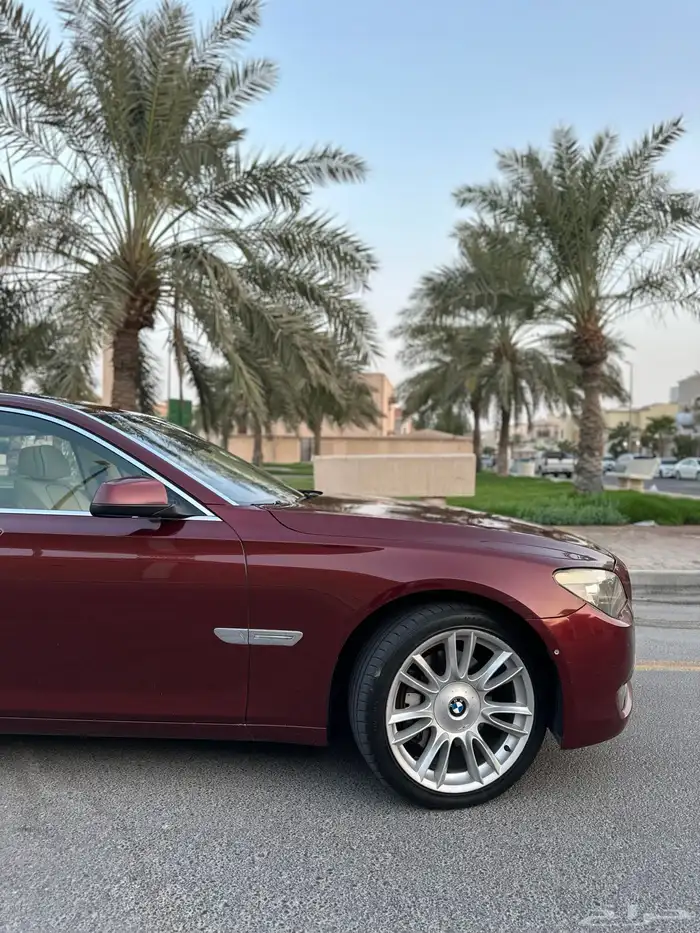 بي ام دبليو الفئة السابعة 2010 28