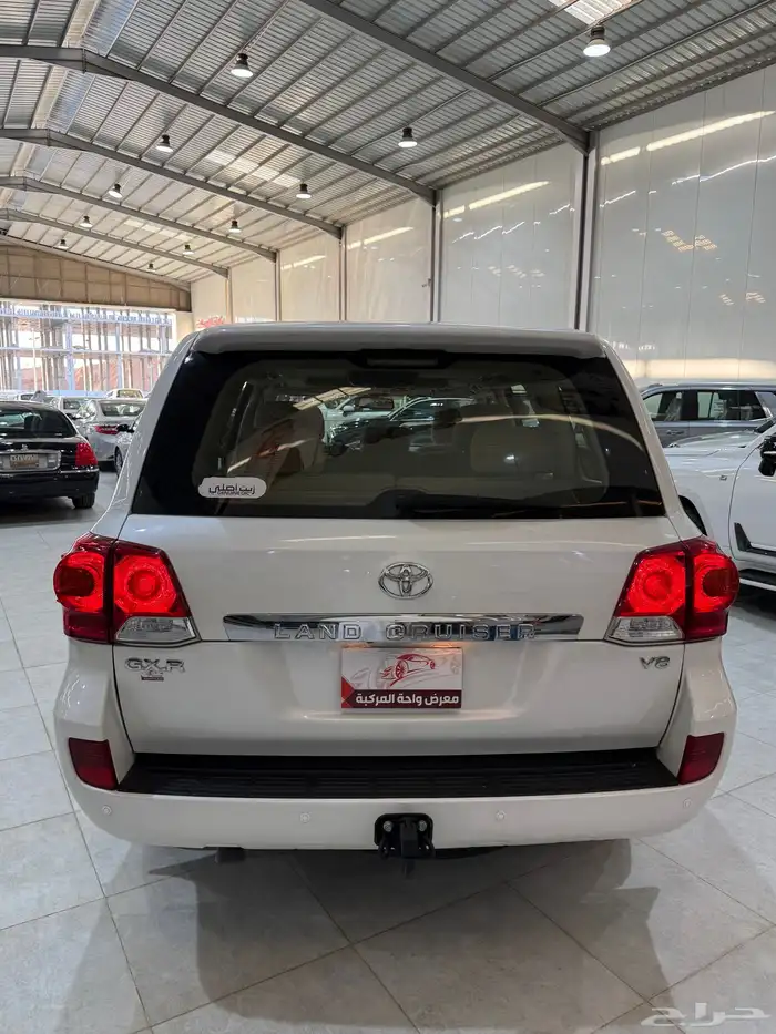 لاندكروزر GXR.2014 سعودي 8 سلندر عداد قليل 5