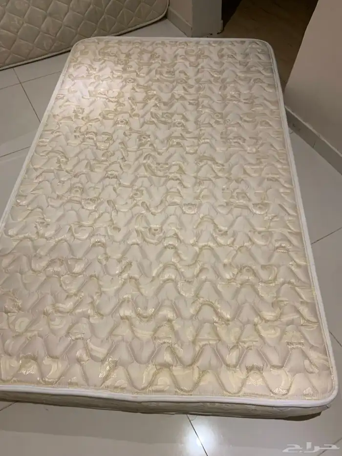 نفر واحد مع لباد 0