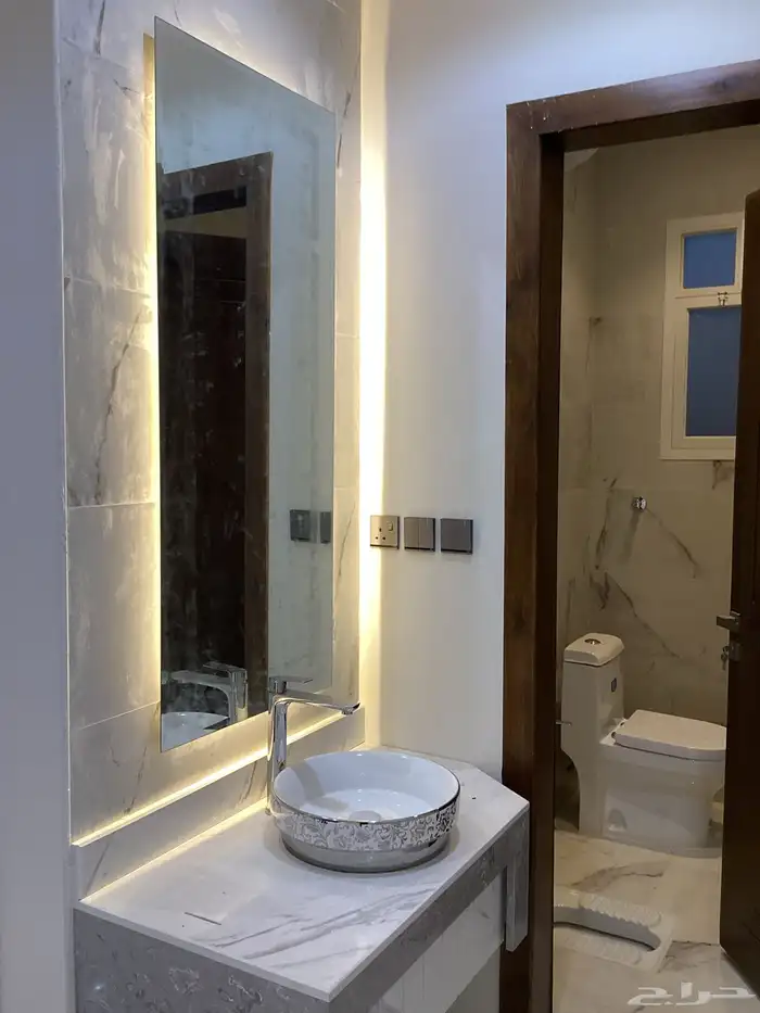 للبيع روف فاخر بتصميم راقي العزيزية أحد رفيدة 12