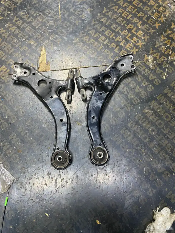 مقصات اماميه كامري2003 و2006 0