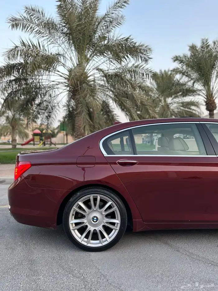 بي ام دبليو الفئة السابعة 2010 34