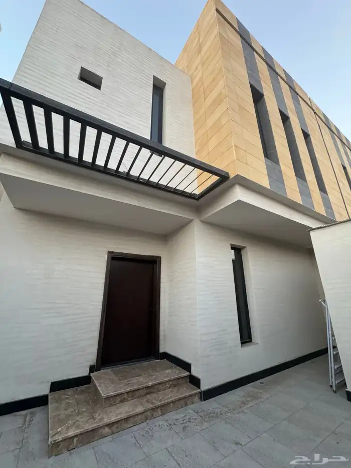 دور ارضي مكون من 5 غرف للإيجار حي الرحمانية 0