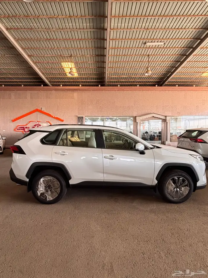 راف فور 2025 فل كامل بنزين 1