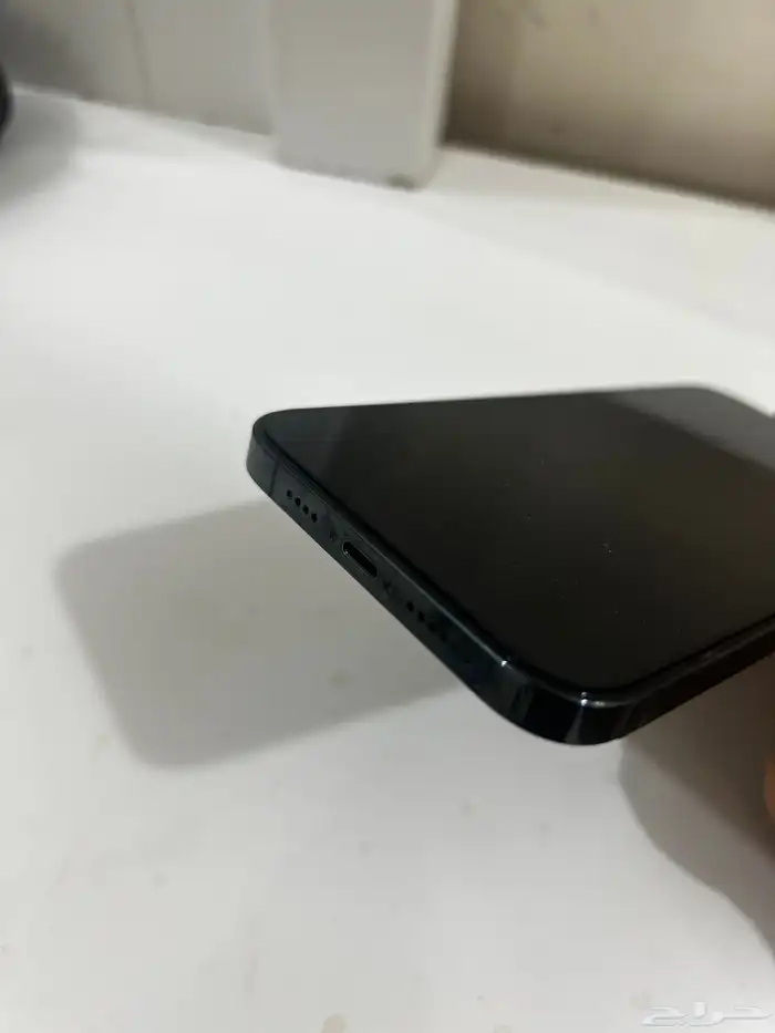 ايفون 12 بروماكس نظيف 3