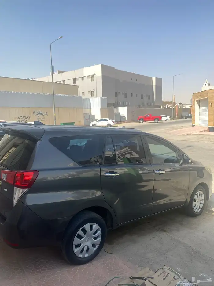 تايوتا انوفا 2018 مالك اول نظيفة جدا 4