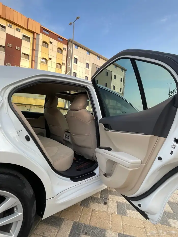 Camry full option Saudi 2023 25