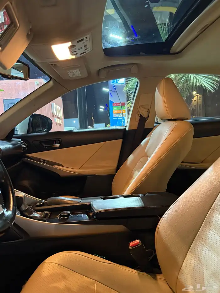 لكزس IS350 2014 7