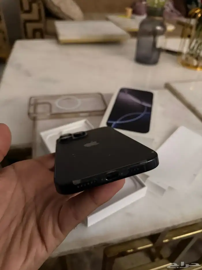 ايفون 16 pro max 1