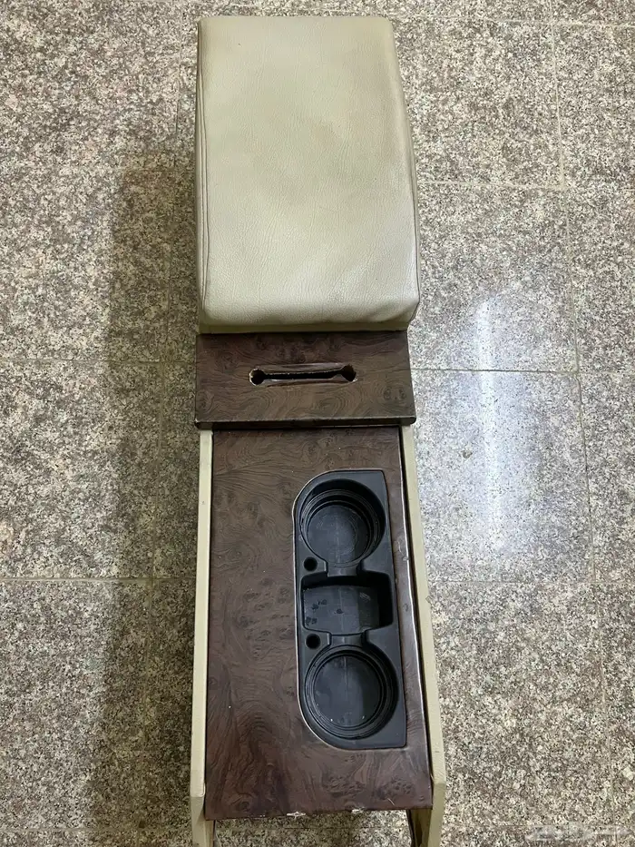 تكاية وحاملة اكواب للفورد 0