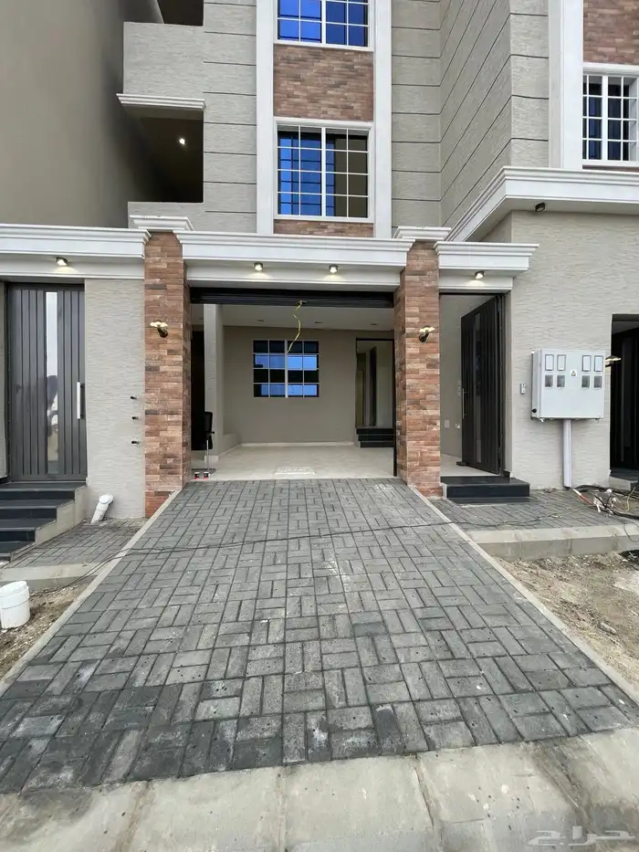 للبيع ادوار ارضيه وشقق علويه خميس مشيط حى المعارض 3