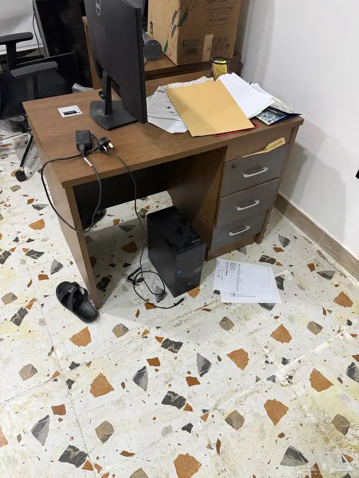 عفش مكتب شبه جديد بسعر مغري 0