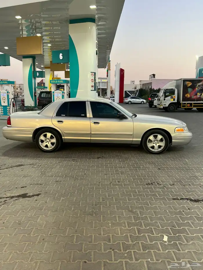 فورد فكتوريا سمني 2012 4