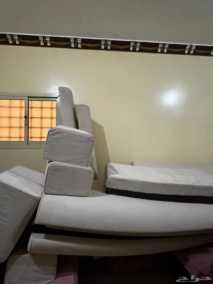 اثاث مستخدم ونظيف ومصفوط في رماح 10