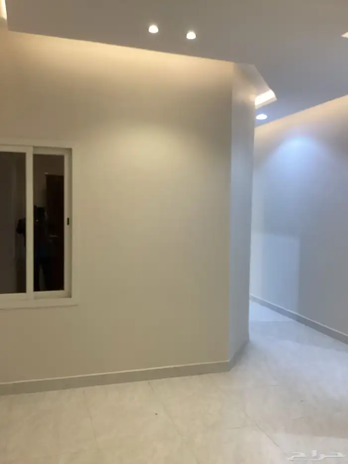 للبيع روف فاخر بتصميم راقي العزيزية أحد رفيدة 7