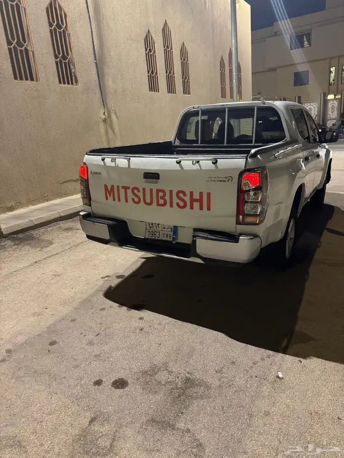 2020 ميتسوبيشي L200 0