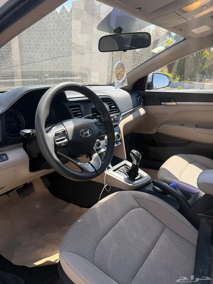 للبيع اللنترا 2020 بدي شرط 10