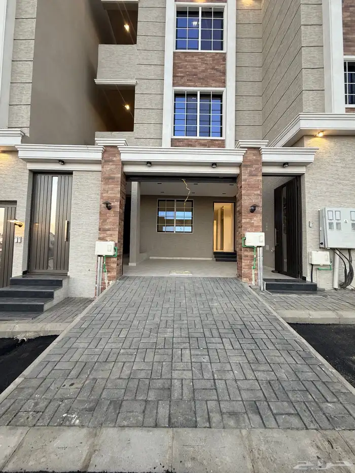 للبيع شقق ارضيه وشقق علويه غرب الخميس حي المعارض 2